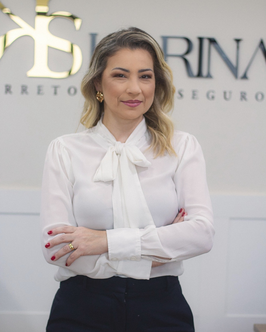 Karina Silva Dezideiro, sócia proprietária, no escritório da corretora em Itajaí
